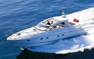 国产小型游艇介绍视频,畅游碧波，尽享悠闲时光